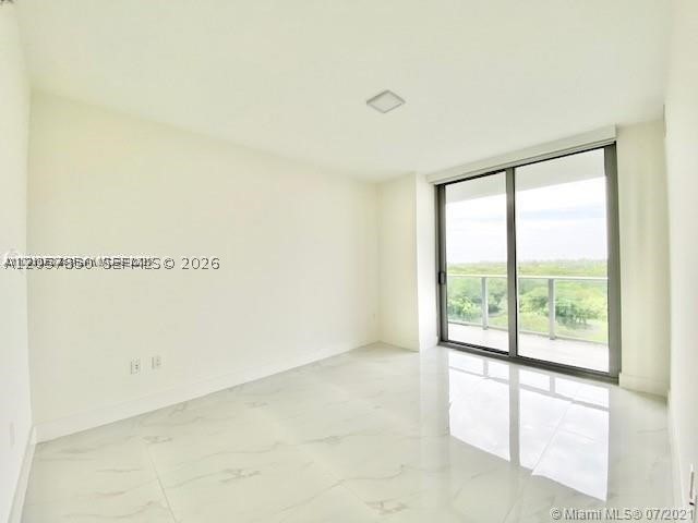 16385 Biscayne Blvd #702, North Miami Beach FL 33160