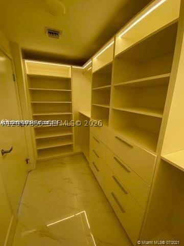16385 Biscayne Blvd #702, North Miami Beach FL 33160