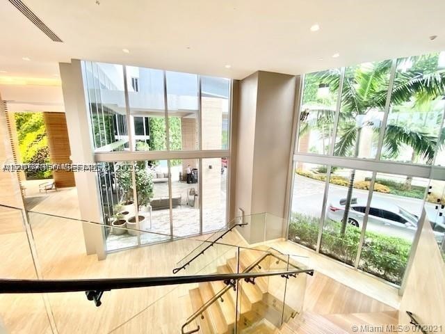 16385 Biscayne Blvd #702, North Miami Beach FL 33160