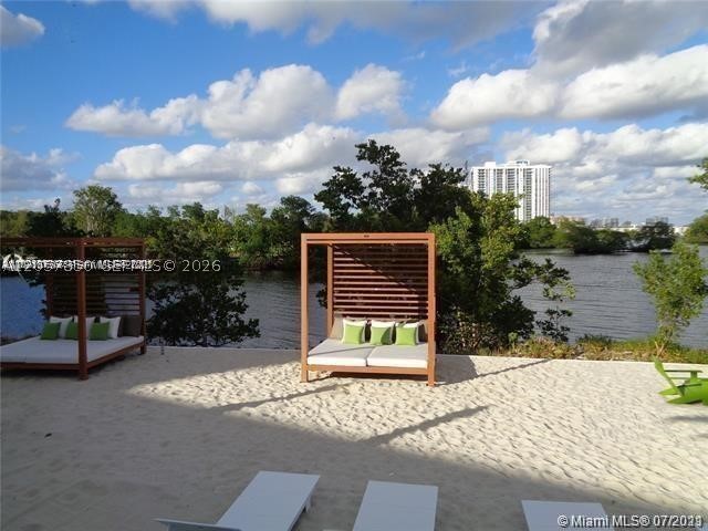 16385 Biscayne Blvd #702, North Miami Beach FL 33160