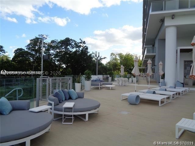 16385 Biscayne Blvd #702, North Miami Beach FL 33160