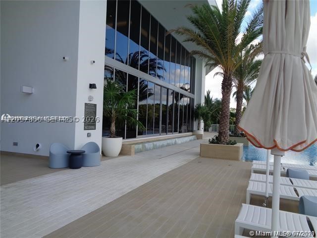 16385 Biscayne Blvd #702, North Miami Beach FL 33160