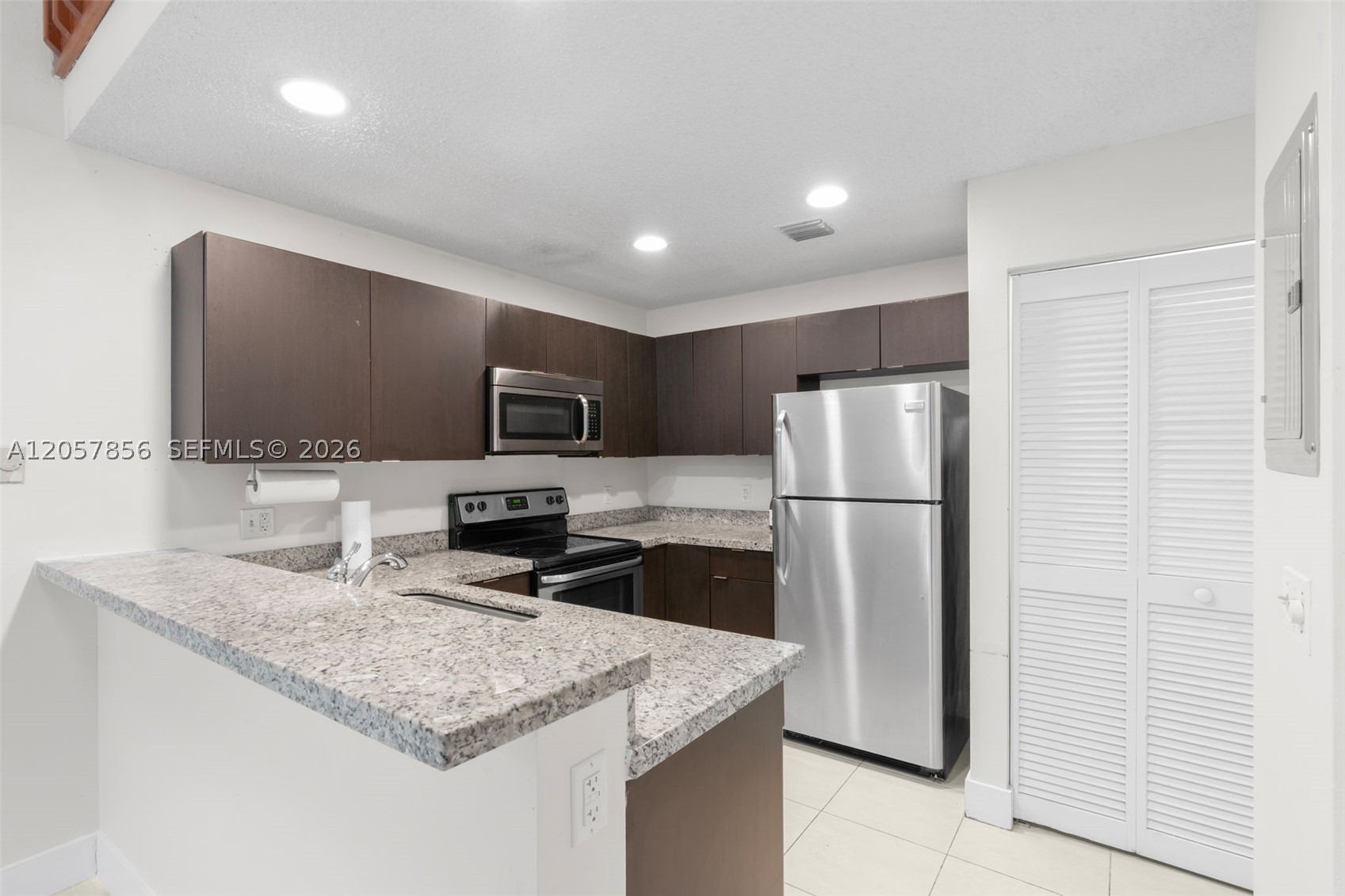 7144 Sportsmans Dr #7144, North Lauderdale FL 33068