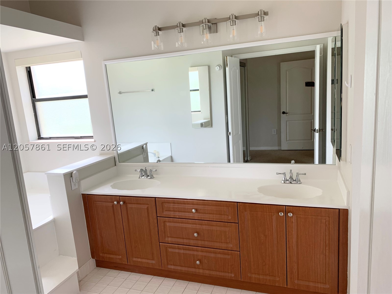 19331 NW 8th St, Pembroke Pines FL 33029