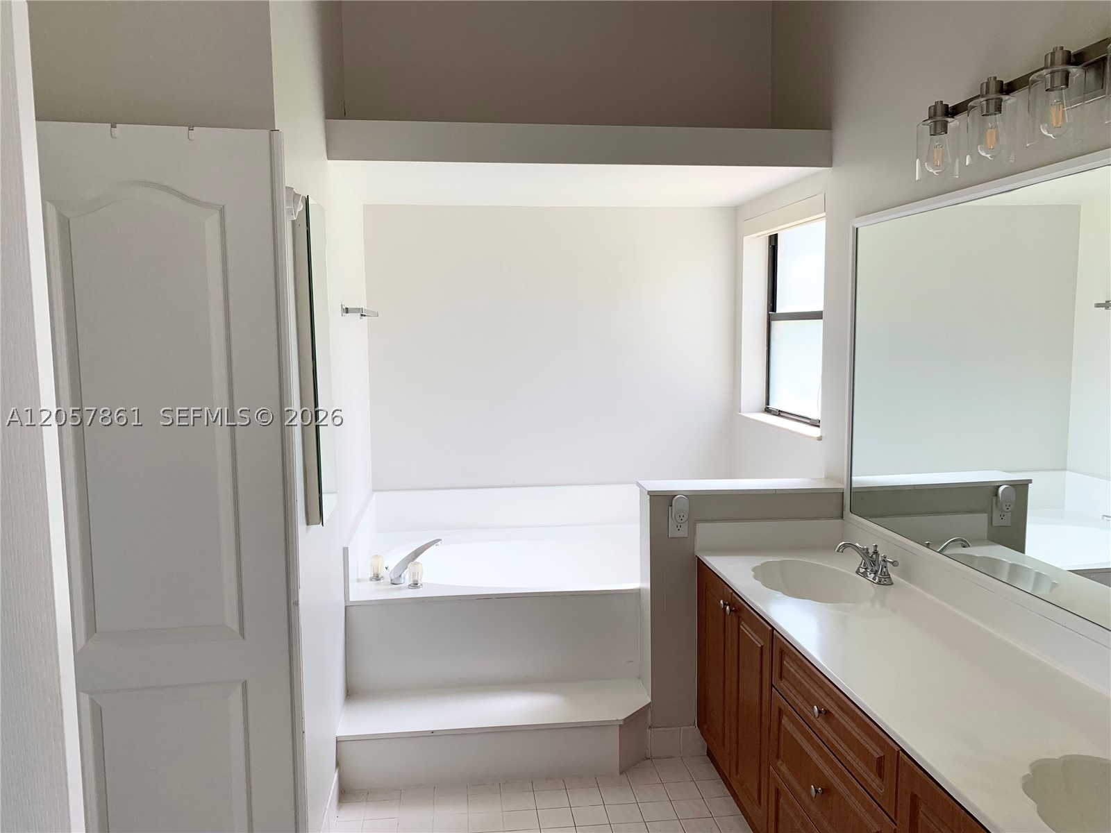 19331 NW 8th St, Pembroke Pines FL 33029