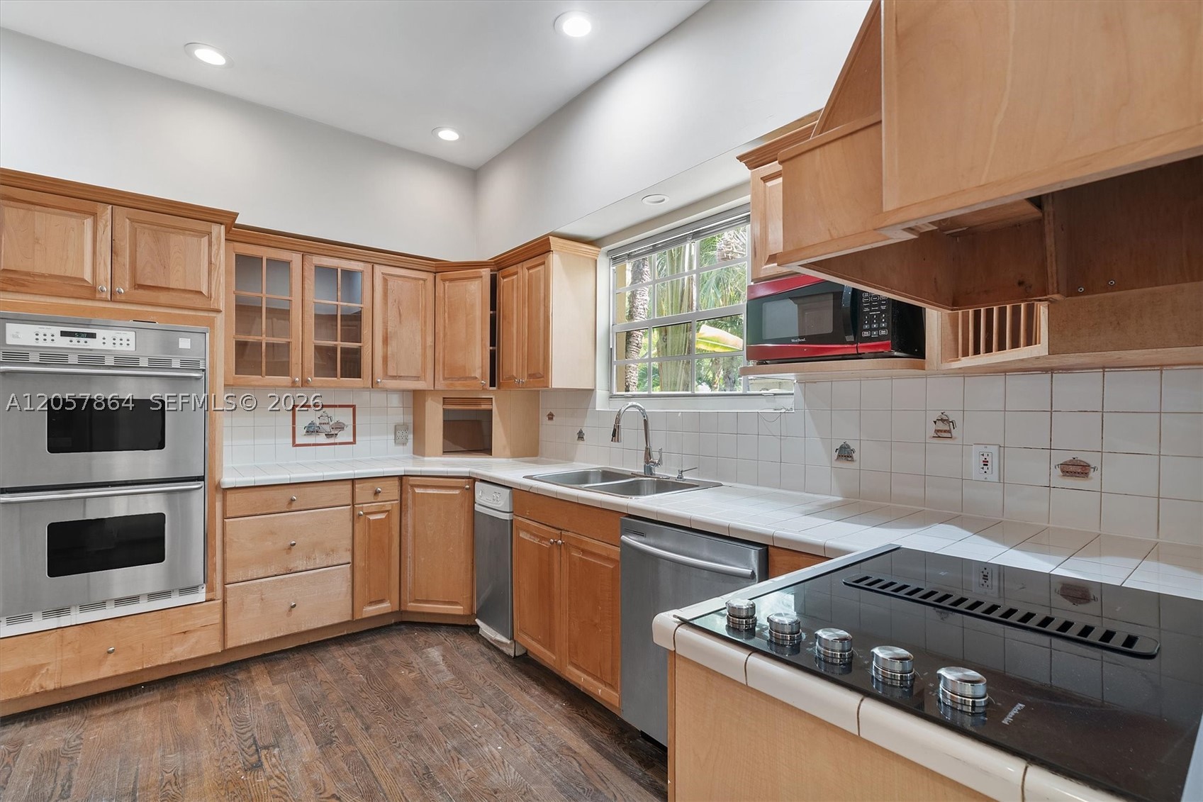 4445 N Michigan Ave, Miami Beach FL 33140