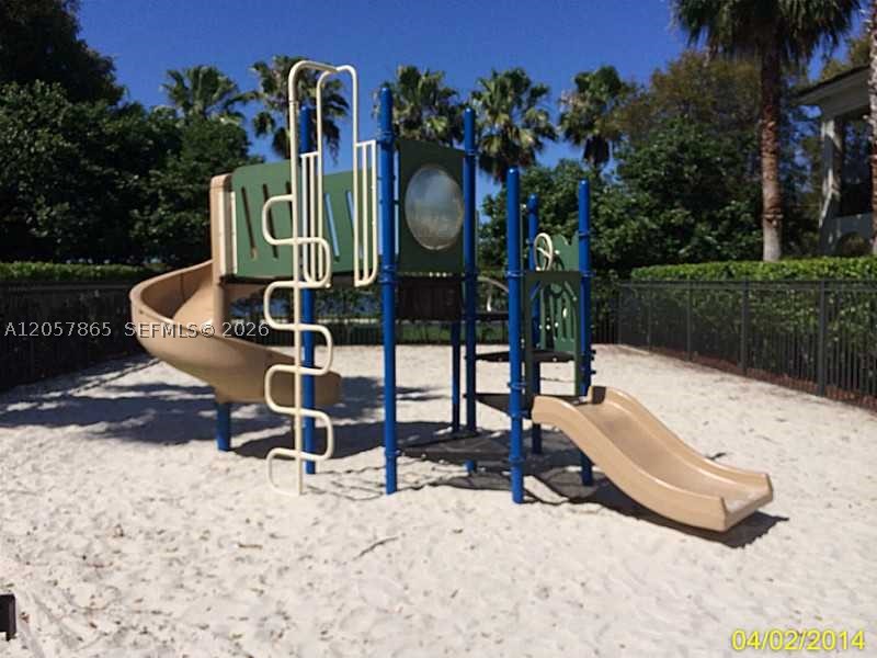 2589 Centergate Dr #202, Miramar FL 33025