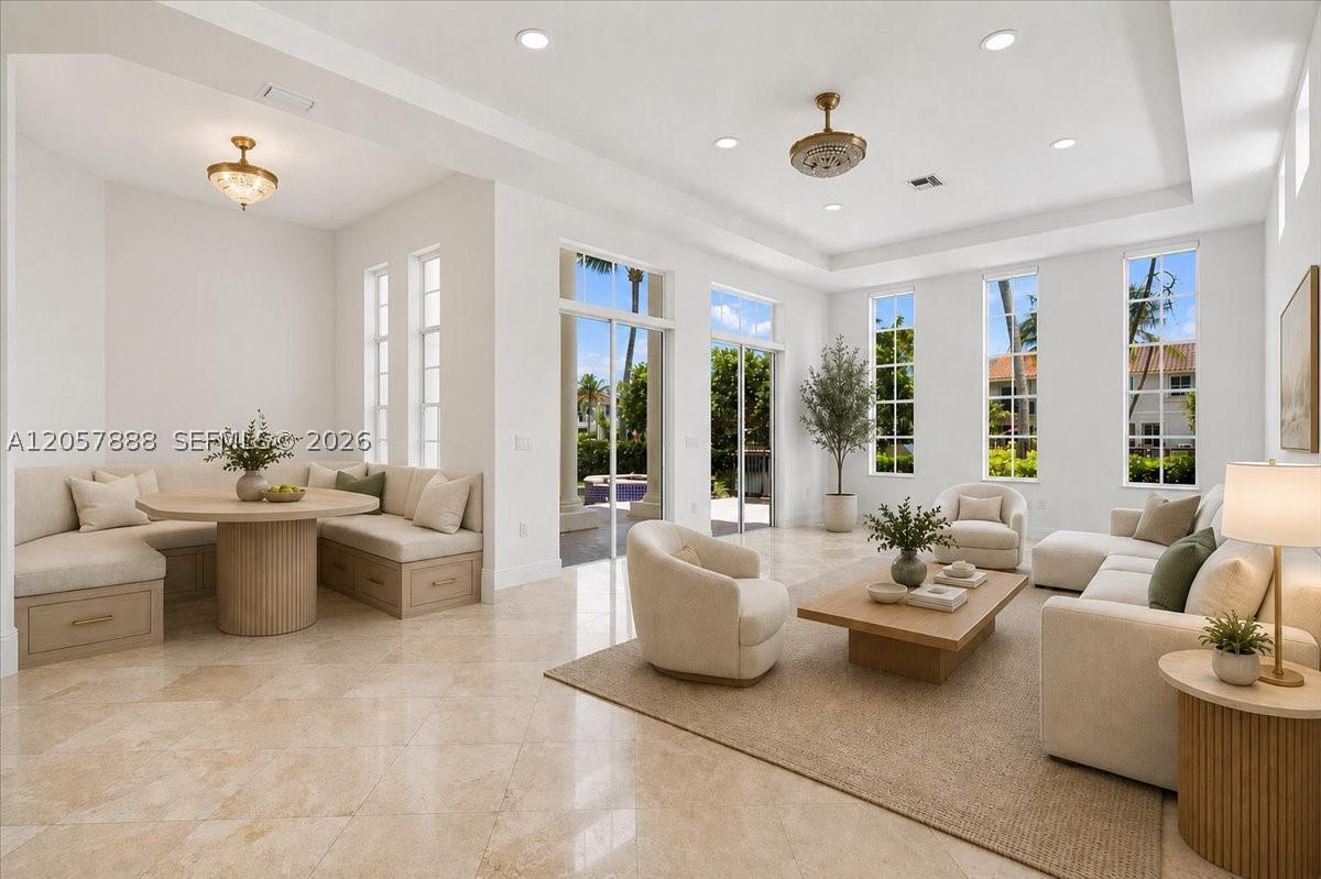 996 Sanibel Dr, Hollywood FL 33019