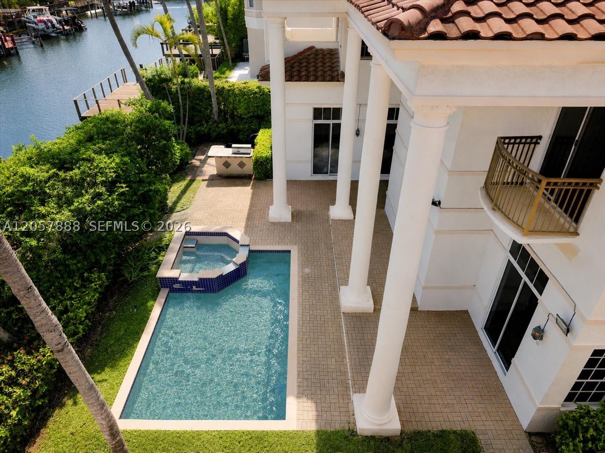 996 Sanibel Dr, Hollywood FL 33019