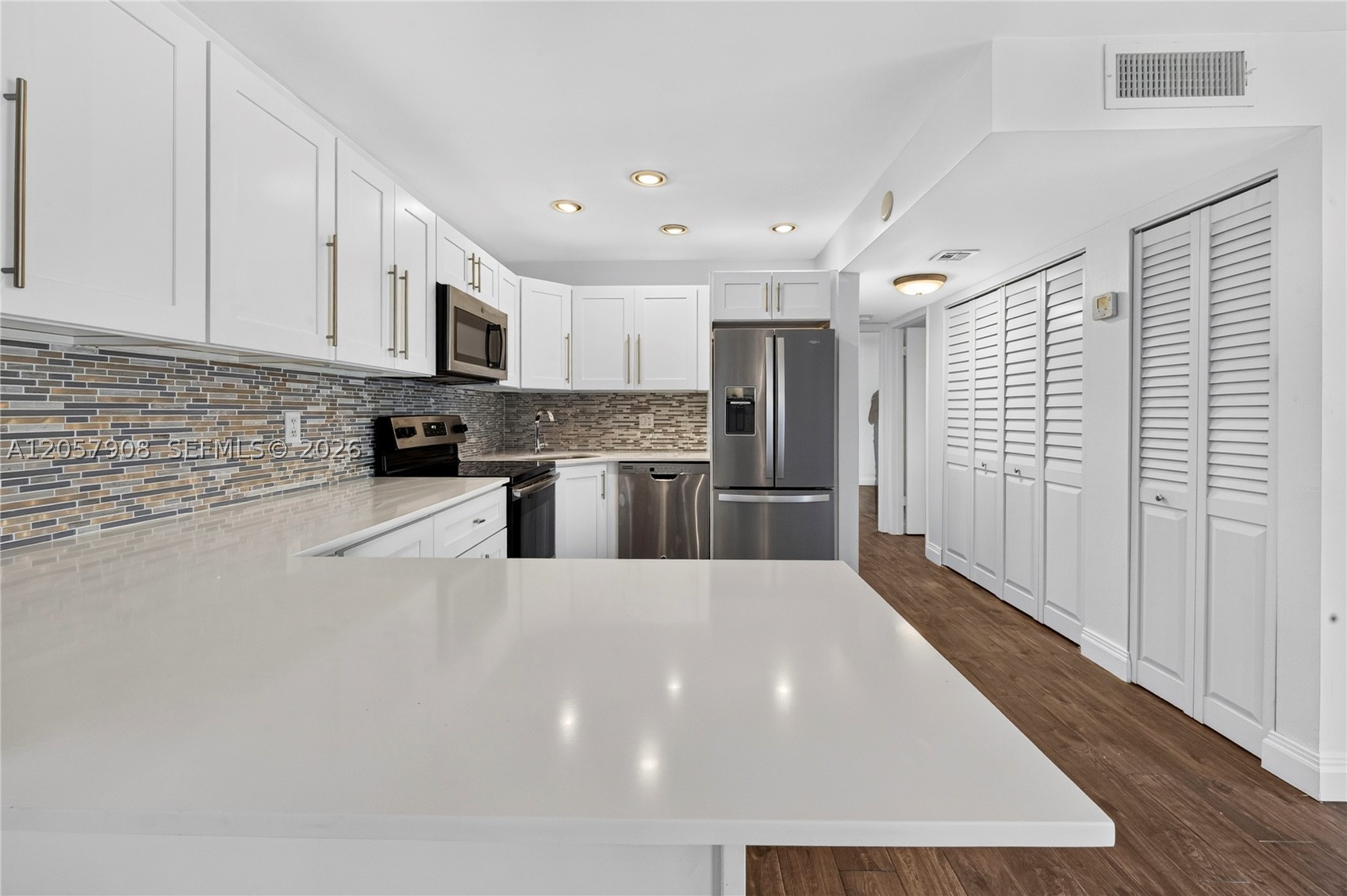 3642 NE 171st St #305, North Miami Beach FL 33160