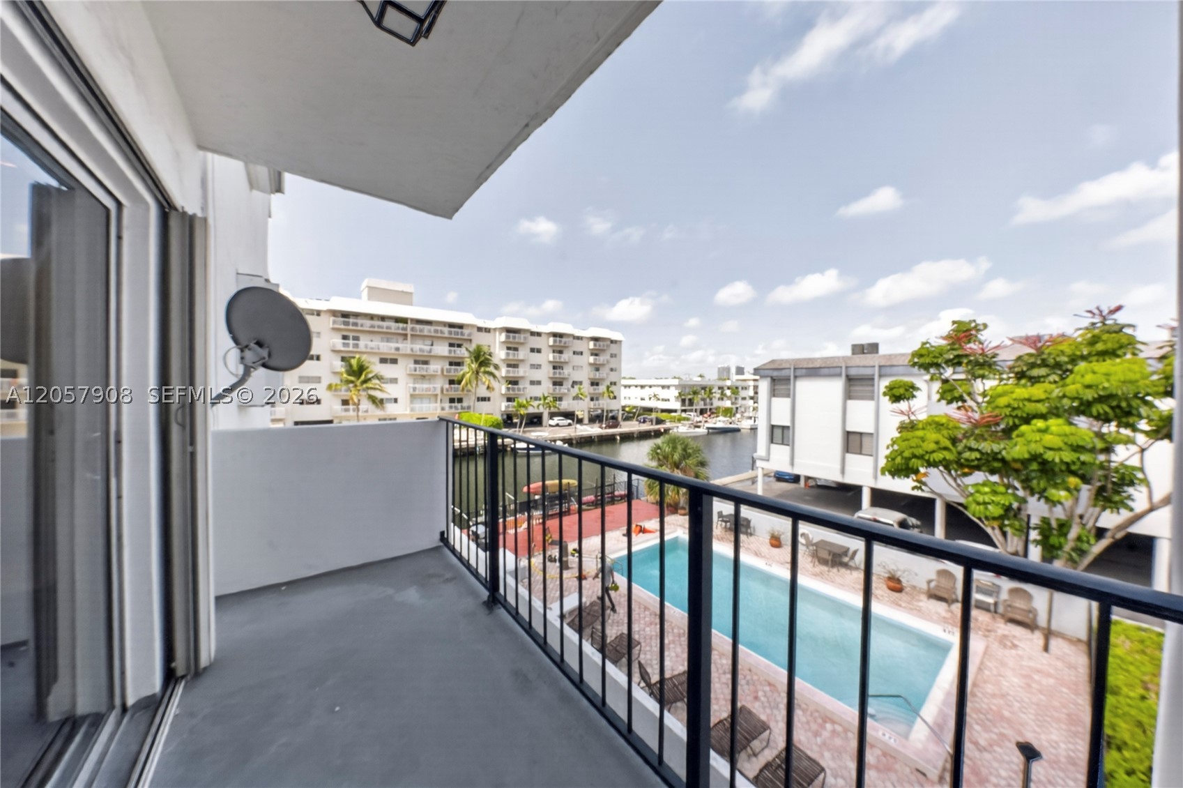3642 NE 171st St #305, North Miami Beach FL 33160