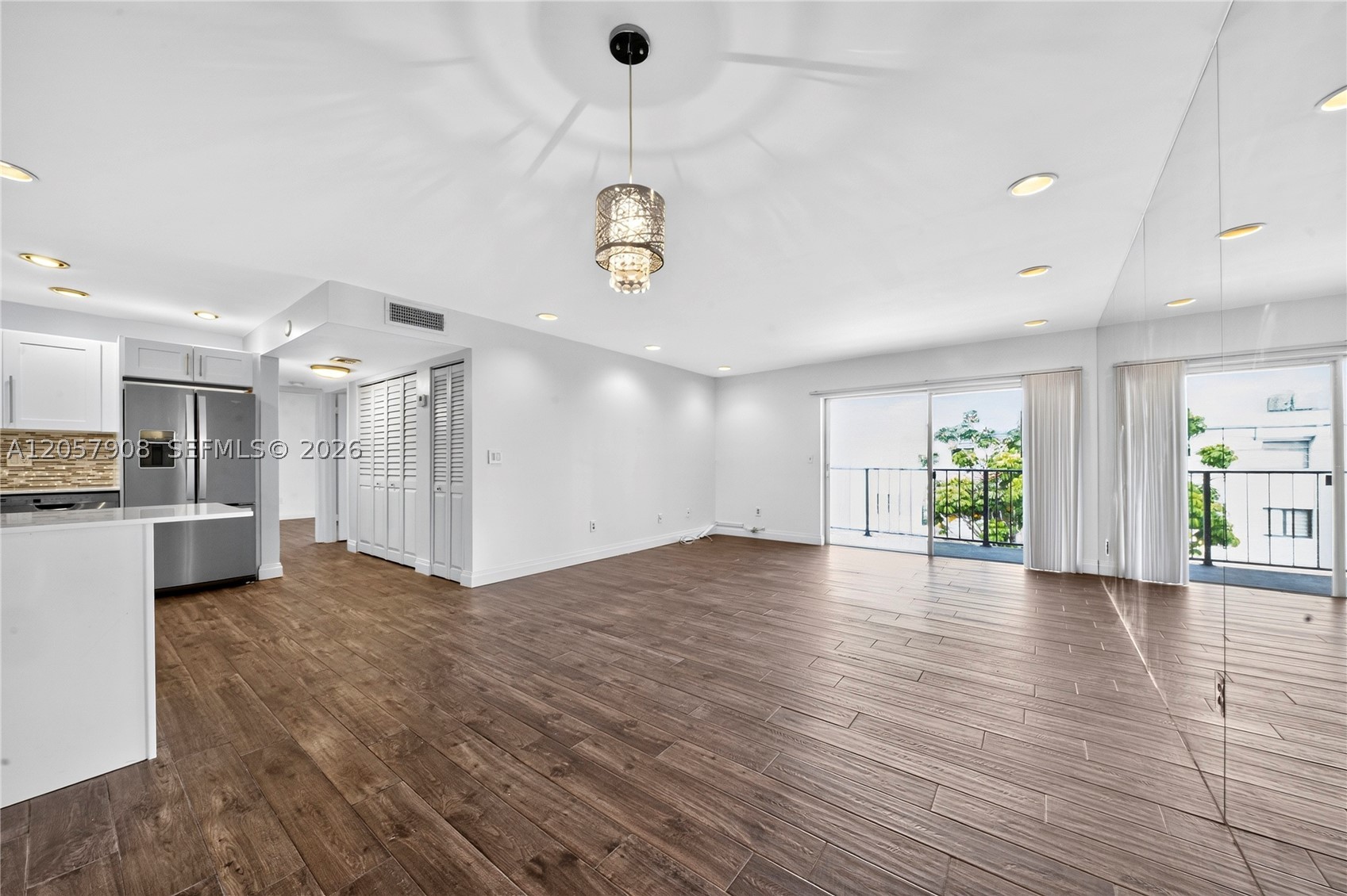 3642 NE 171st St #305, North Miami Beach FL 33160