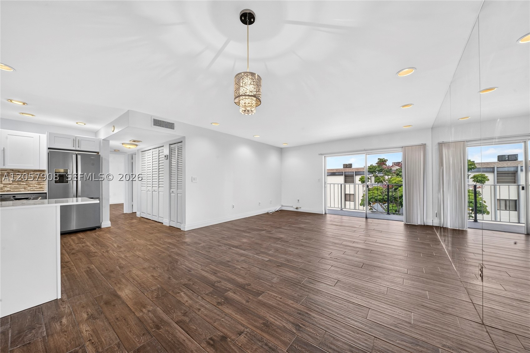 3642 NE 171st St #305, North Miami Beach FL 33160