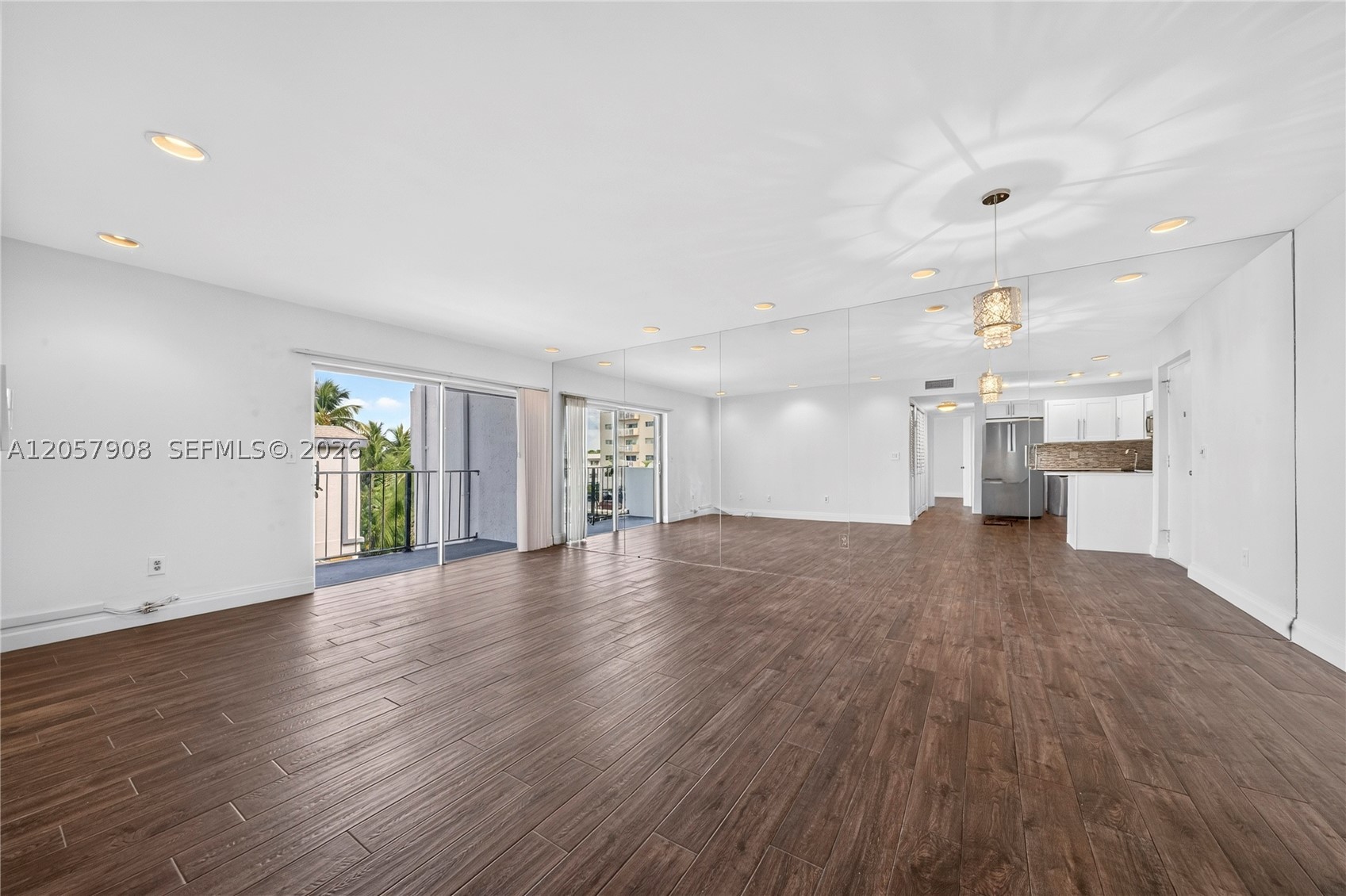 3642 NE 171st St #305, North Miami Beach FL 33160
