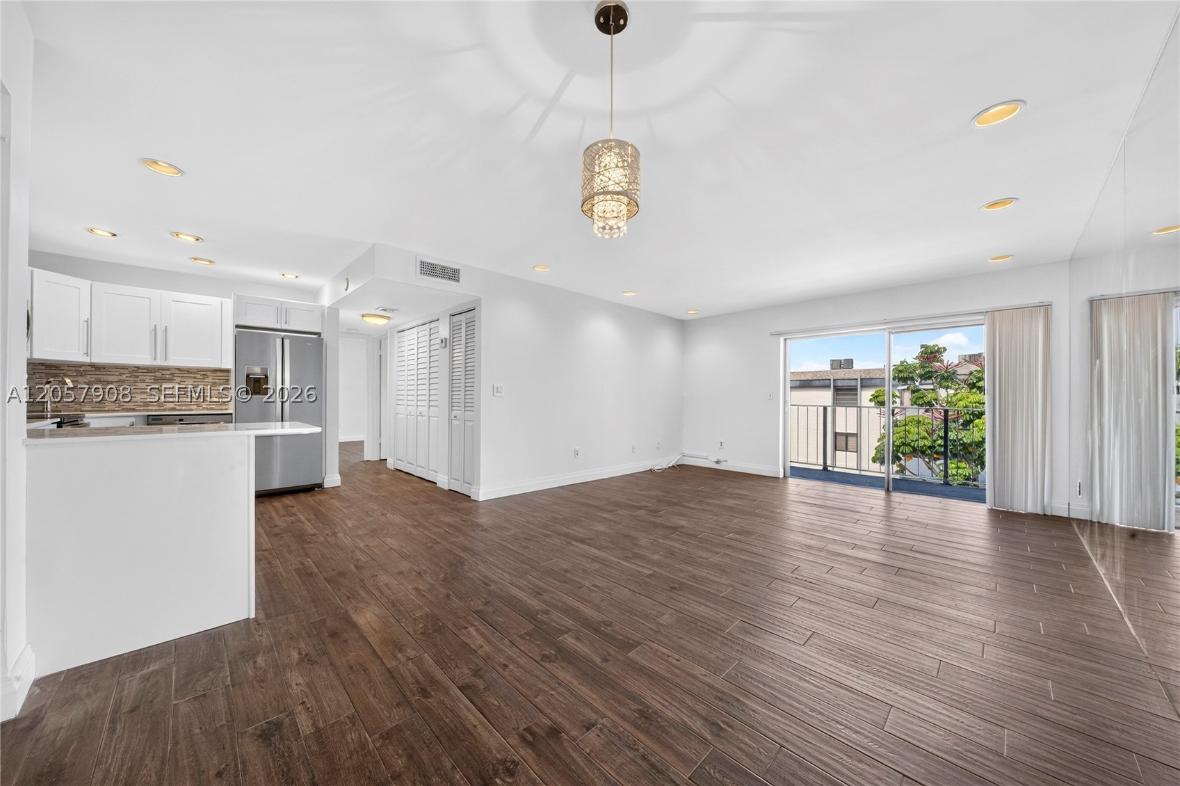 3642 NE 171st St #305, North Miami Beach FL 33160