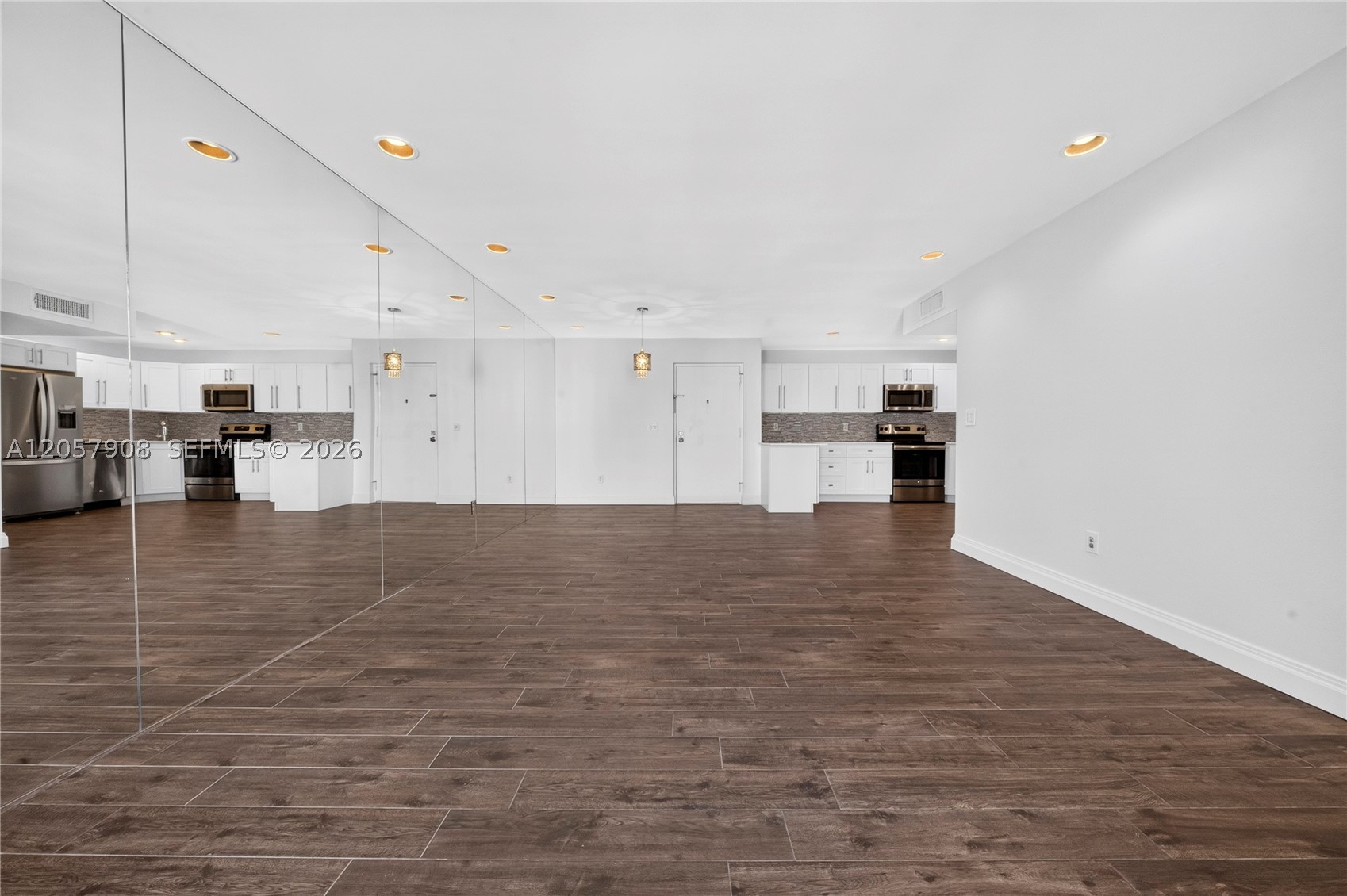 3642 NE 171st St #305, North Miami Beach FL 33160