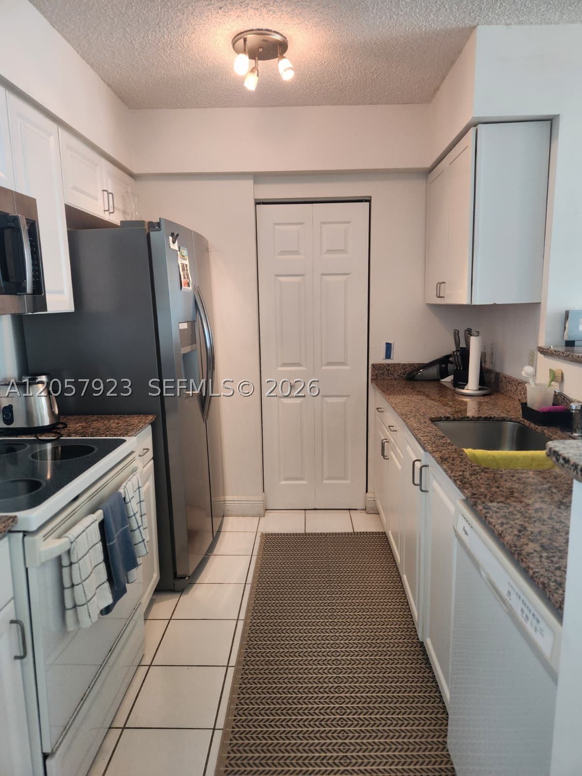 1155 Brickell Bay Dr #1807, Miami FL 33131