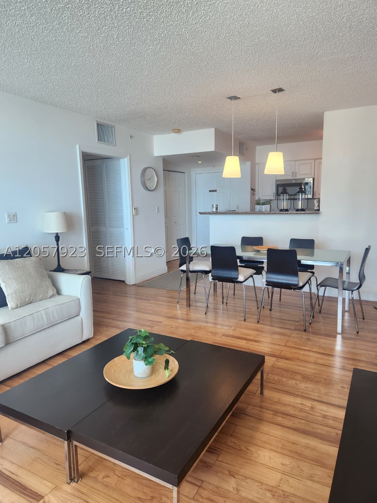 1155 Brickell Bay Dr #1807, Miami FL 33131
