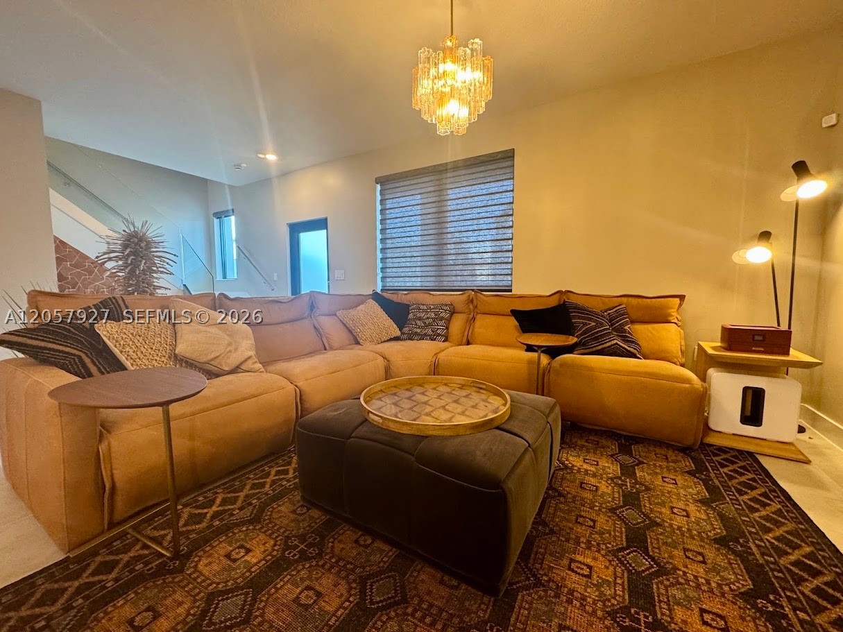 8316 NW 43rd St, Doral FL 33166