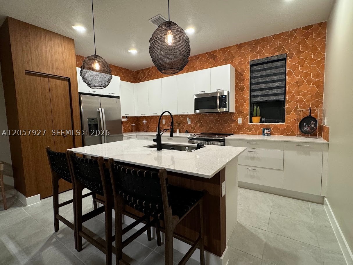 8316 NW 43rd St, Doral FL 33166