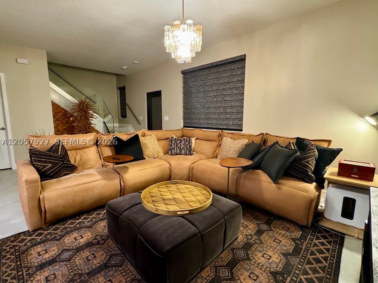 8316 NW 43rd St, Doral FL 33166
