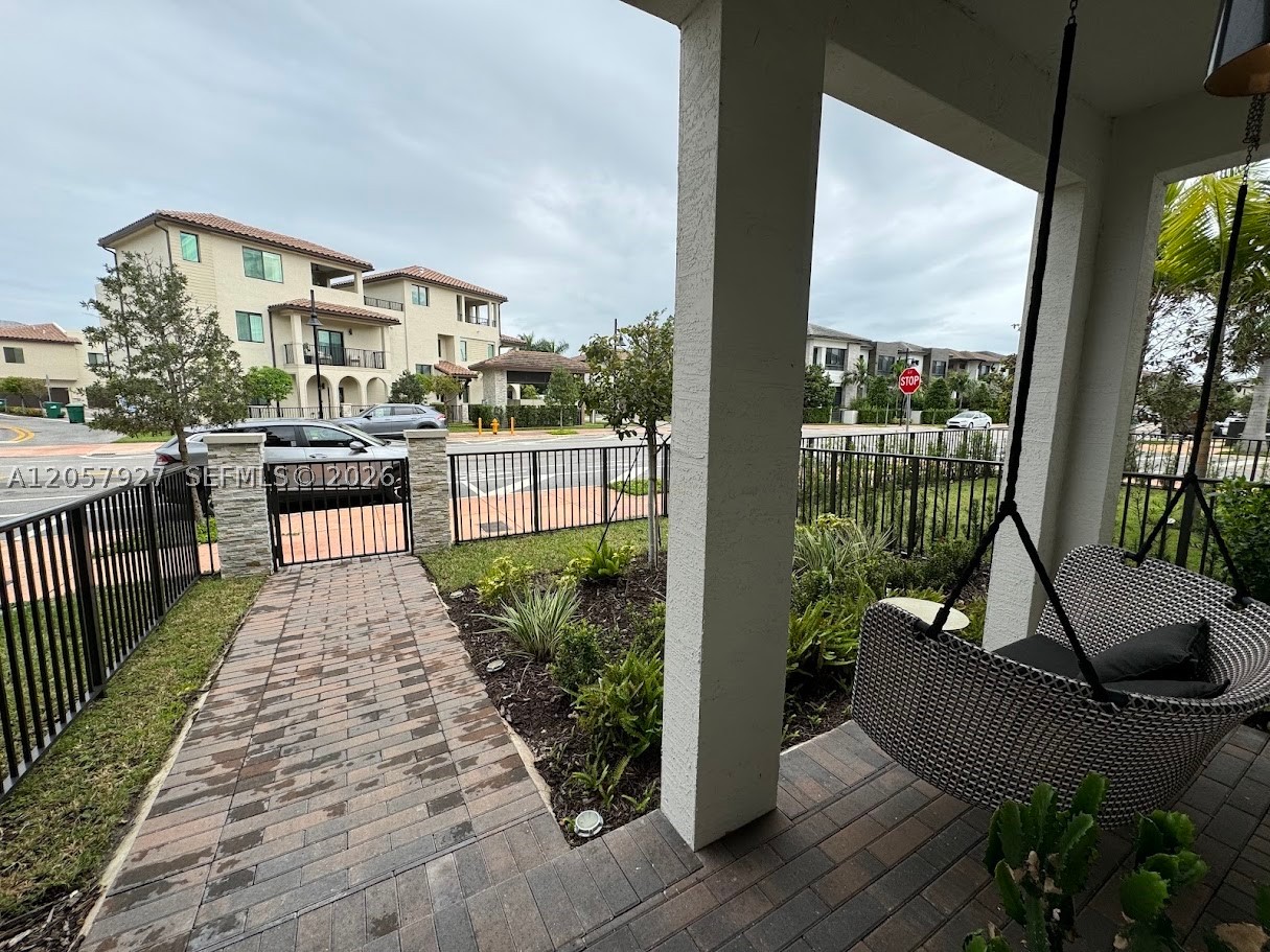 8316 NW 43rd St, Doral FL 33166
