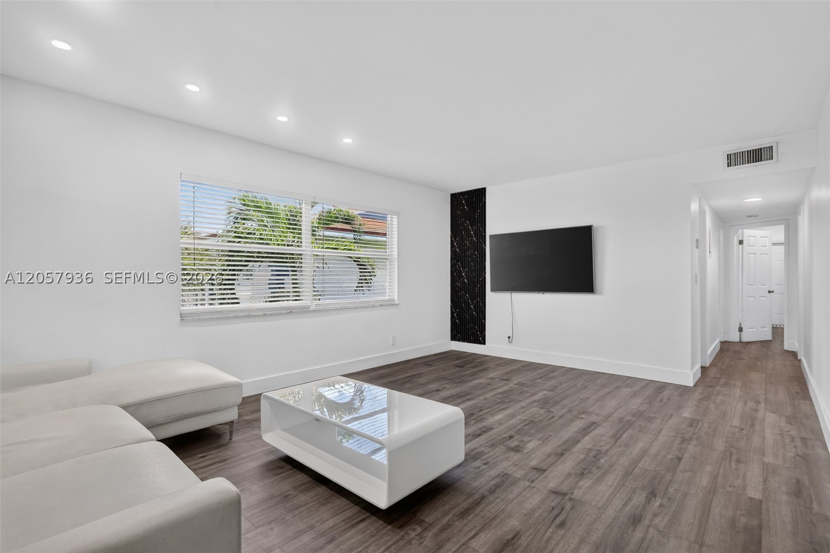 2100 Diana Dr #310, Hallandale Beach FL 33009