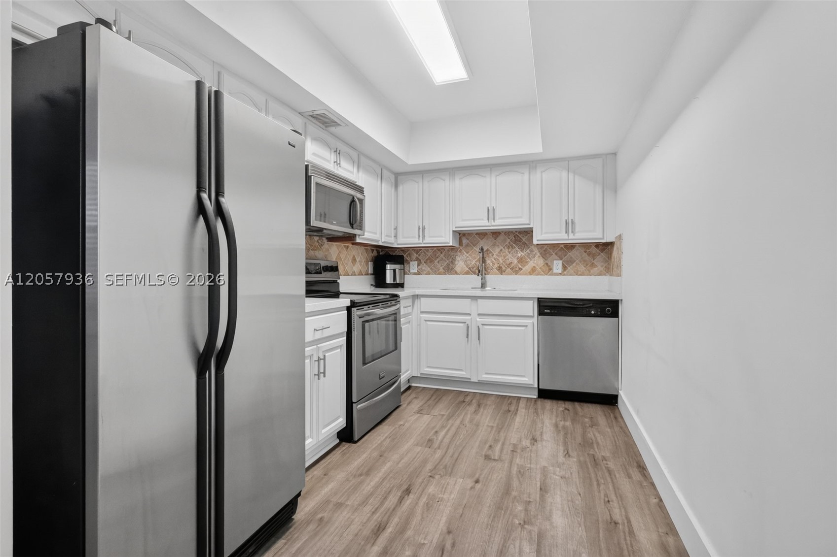 2100 Diana Dr #310, Hallandale Beach FL 33009