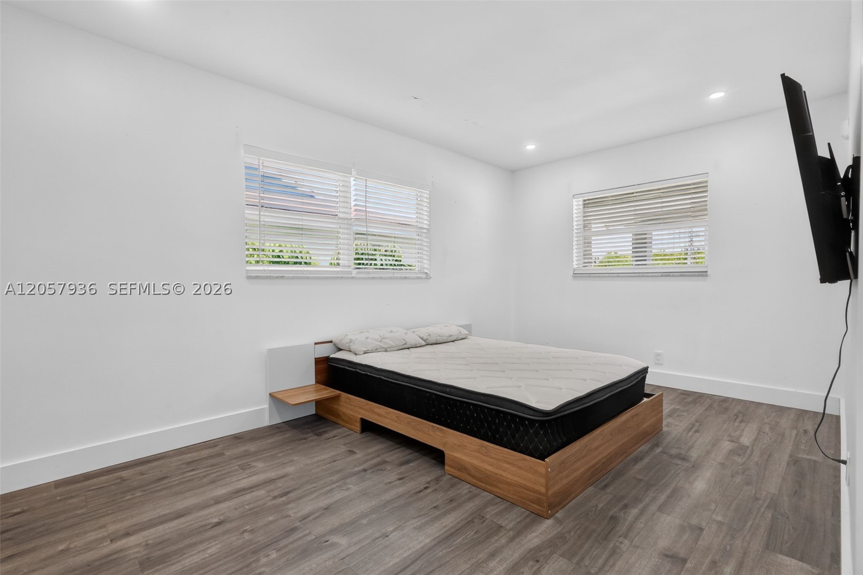 2100 Diana Dr #310, Hallandale Beach FL 33009