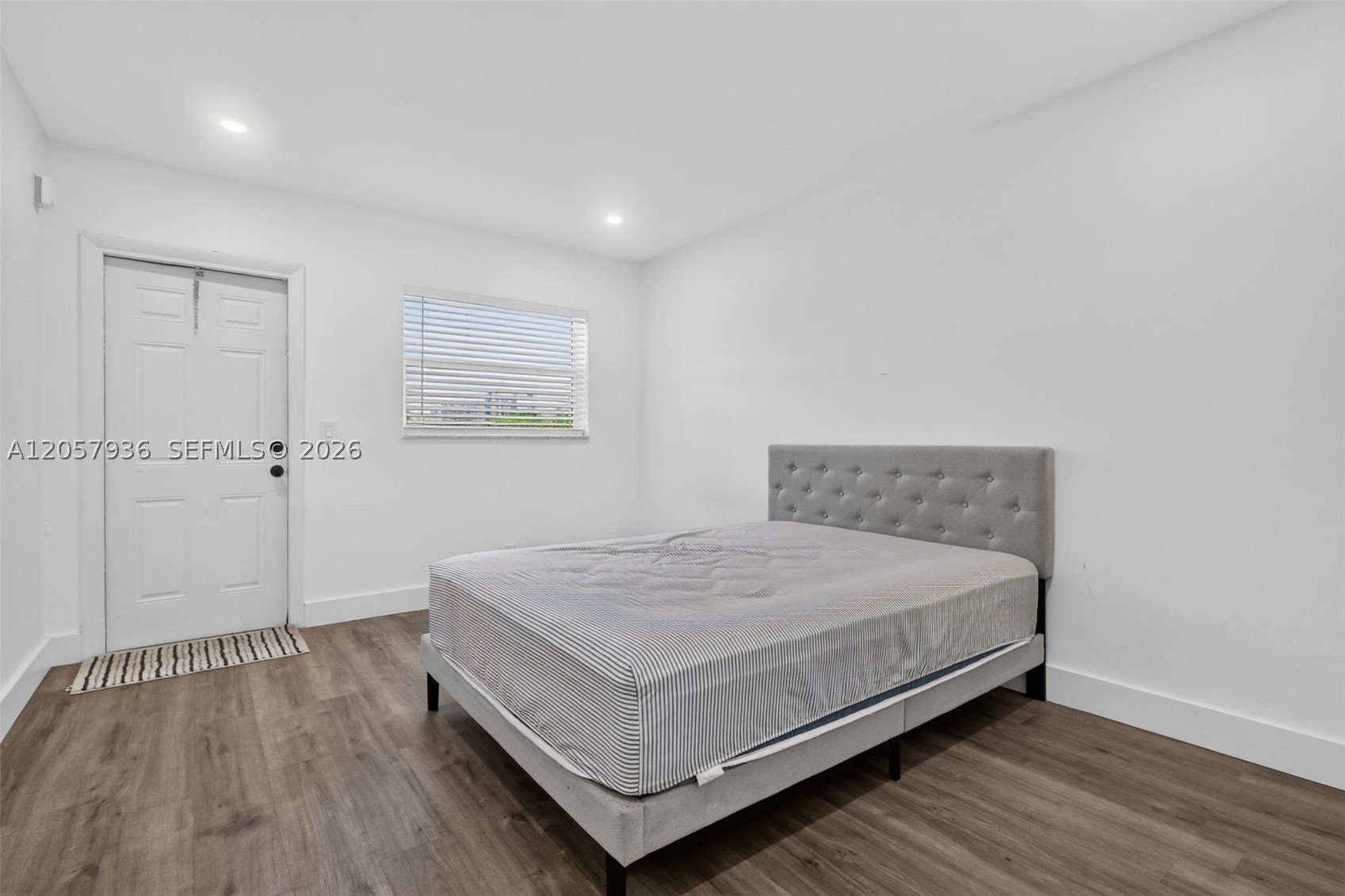 2100 Diana Dr #310, Hallandale Beach FL 33009