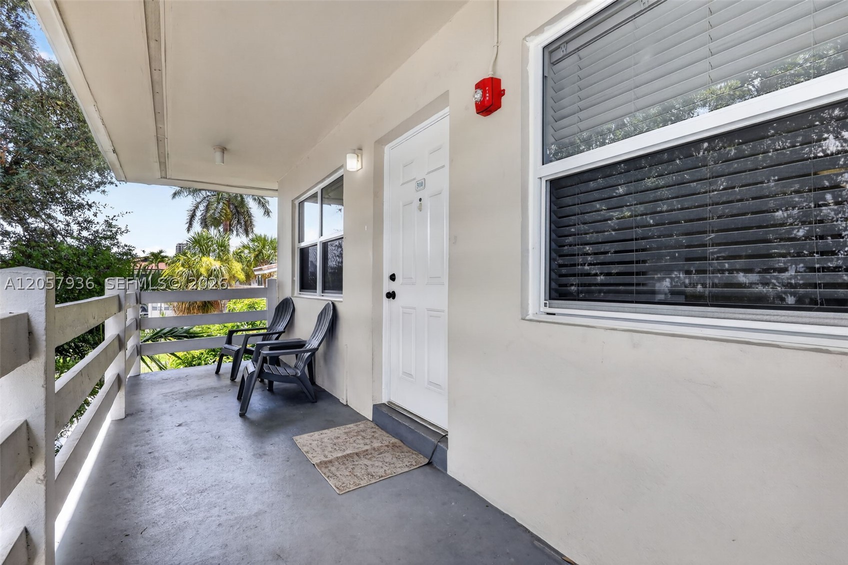2100 Diana Dr #310, Hallandale Beach FL 33009