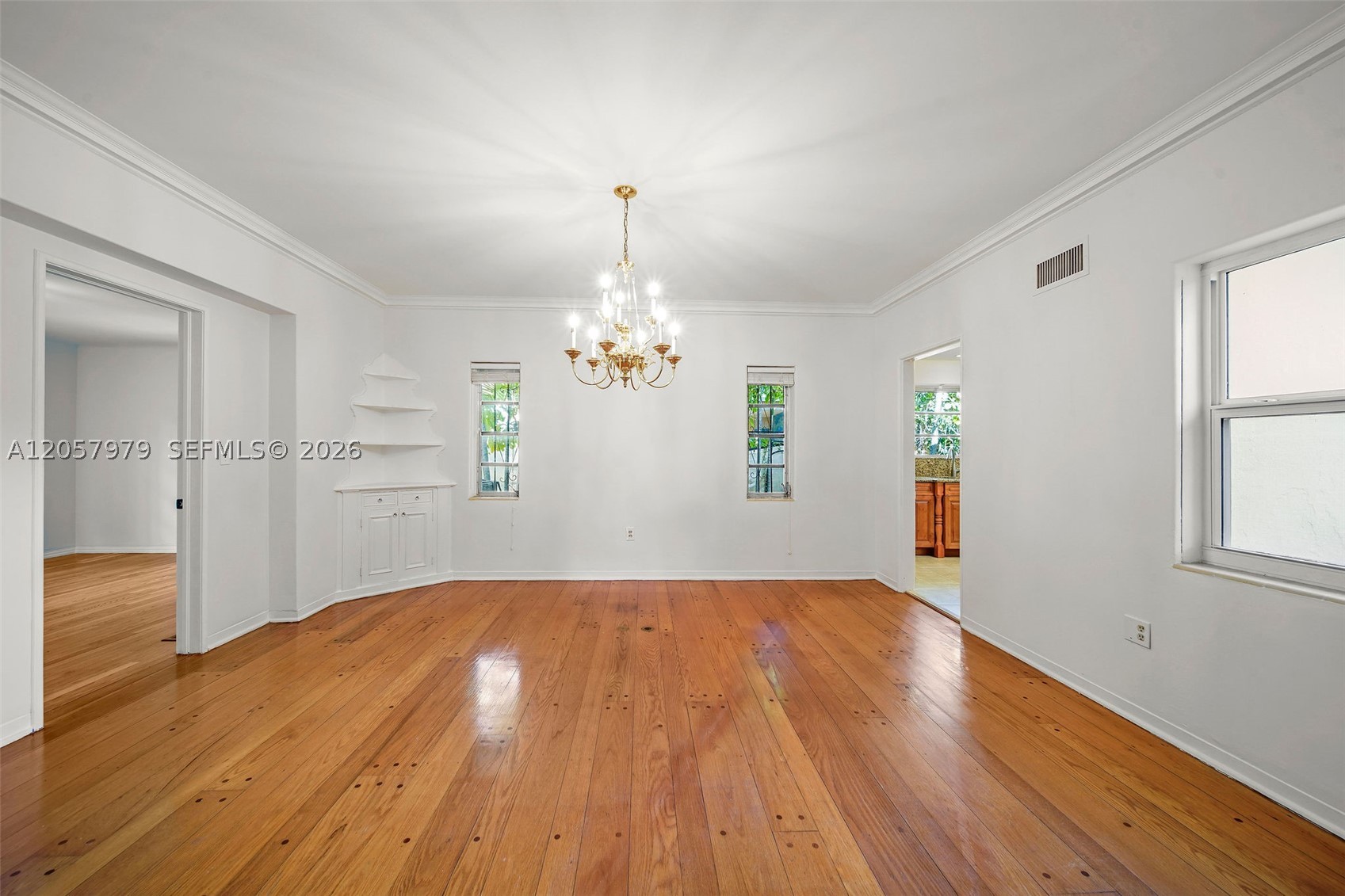 5842 Alton Rd, Miami Beach FL 33140