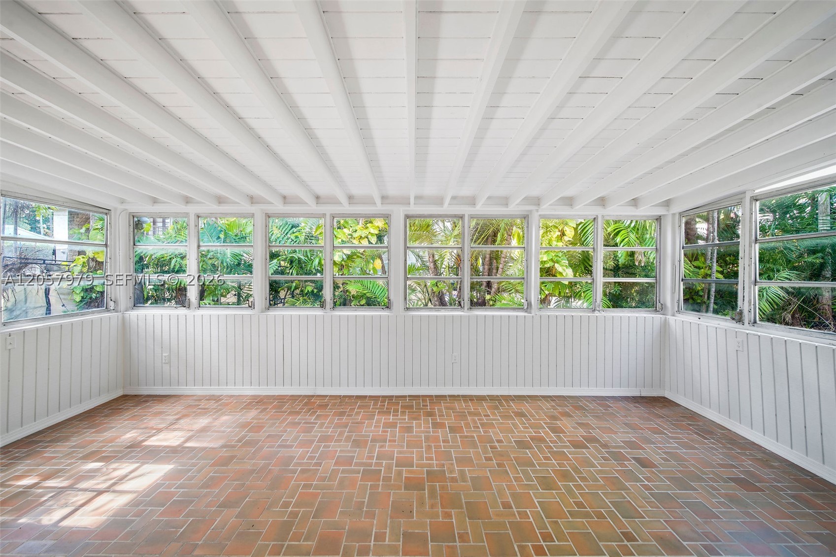 5842 Alton Rd, Miami Beach FL 33140