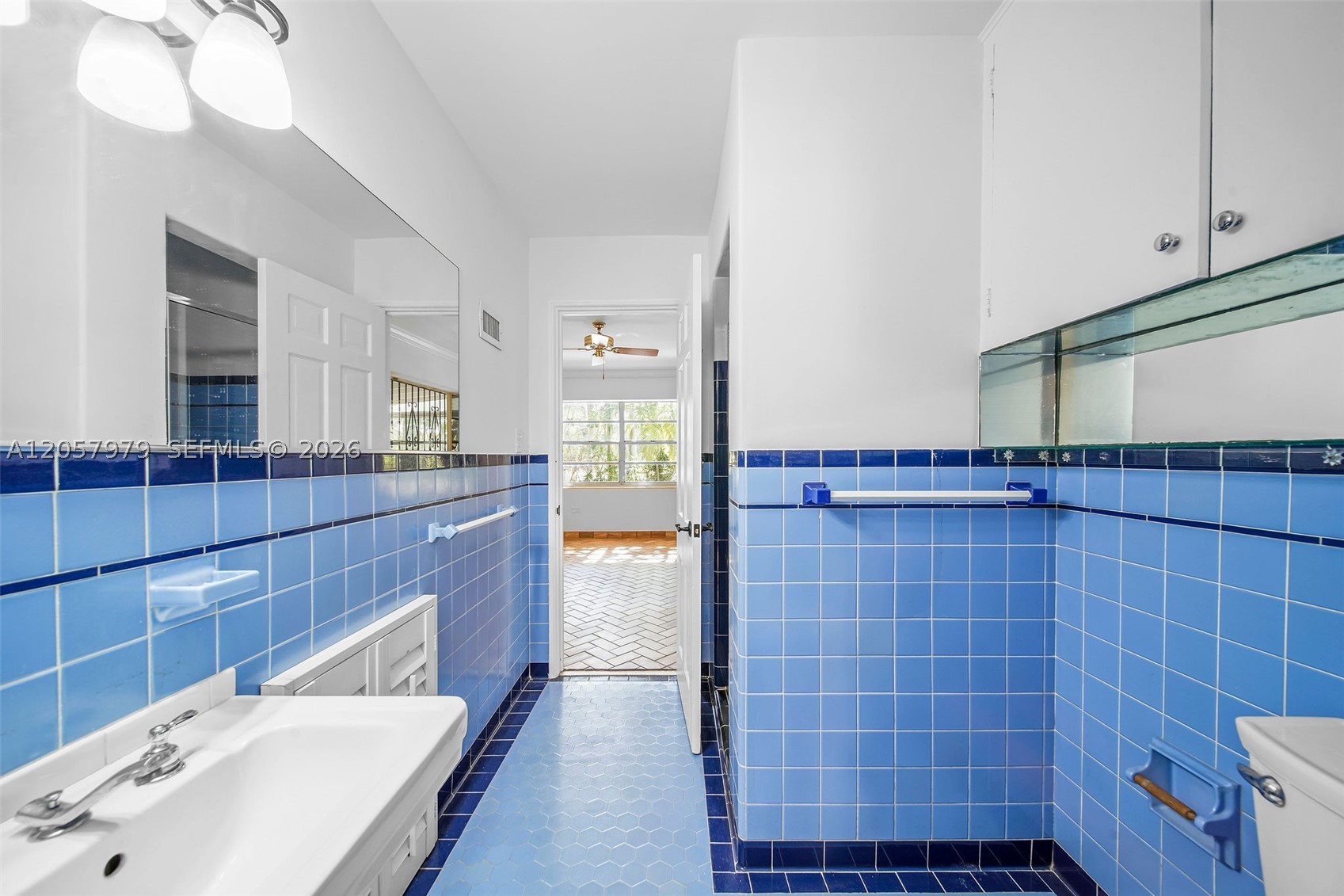 5842 Alton Rd, Miami Beach FL 33140