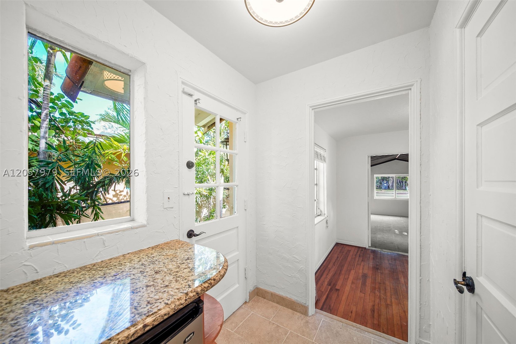 5842 Alton Rd, Miami Beach FL 33140