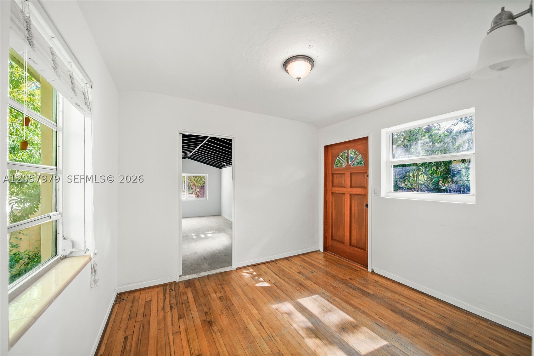 5842 Alton Rd, Miami Beach FL 33140