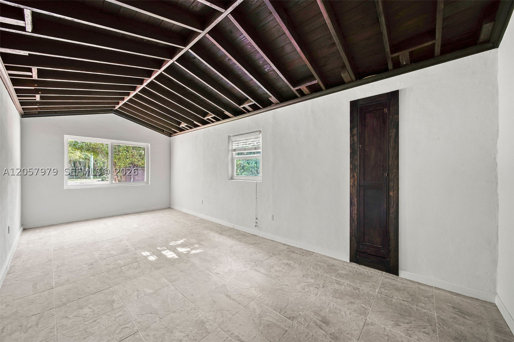 5842 Alton Rd, Miami Beach FL 33140