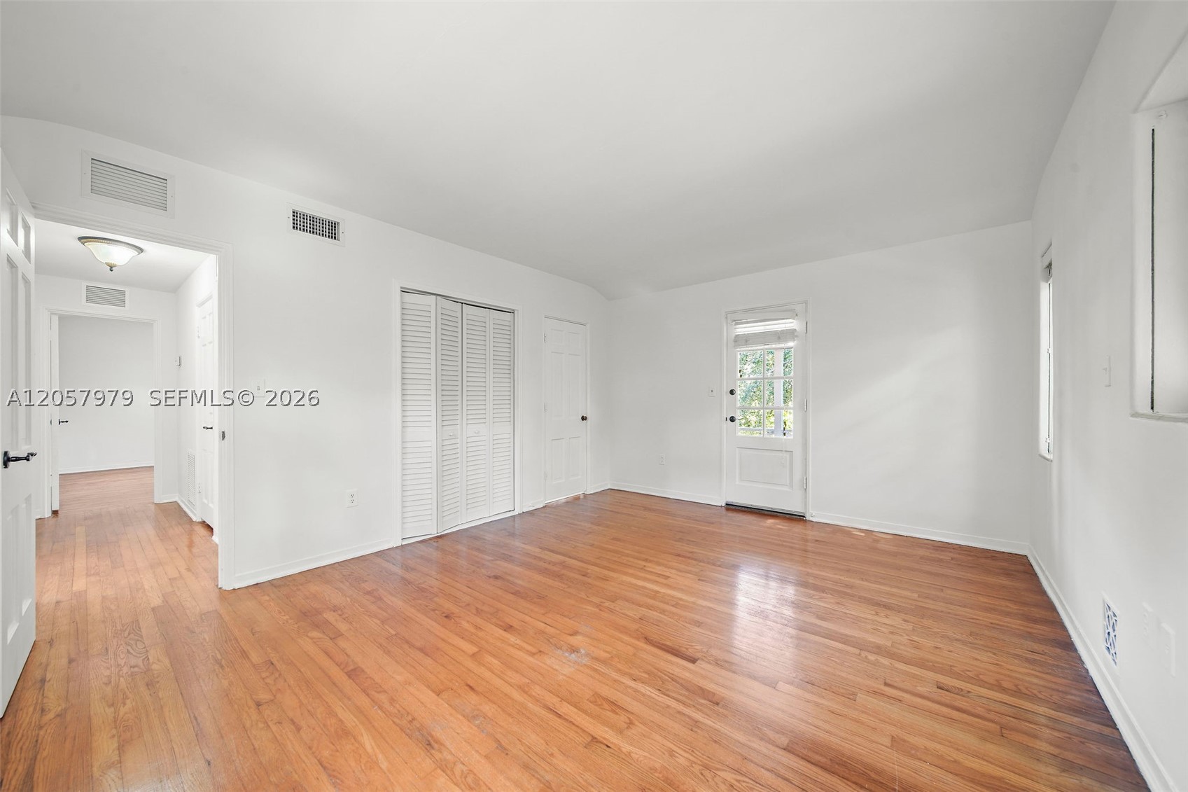5842 Alton Rd, Miami Beach FL 33140