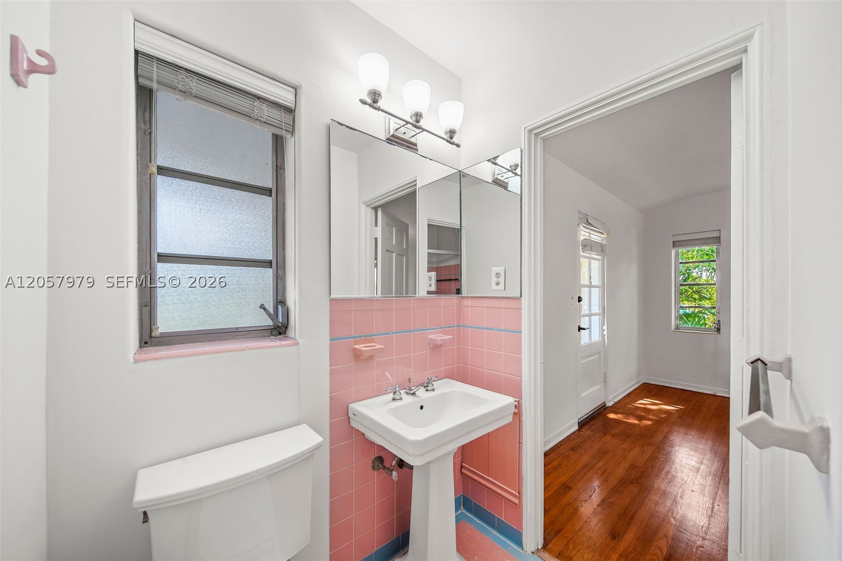 5842 Alton Rd, Miami Beach FL 33140