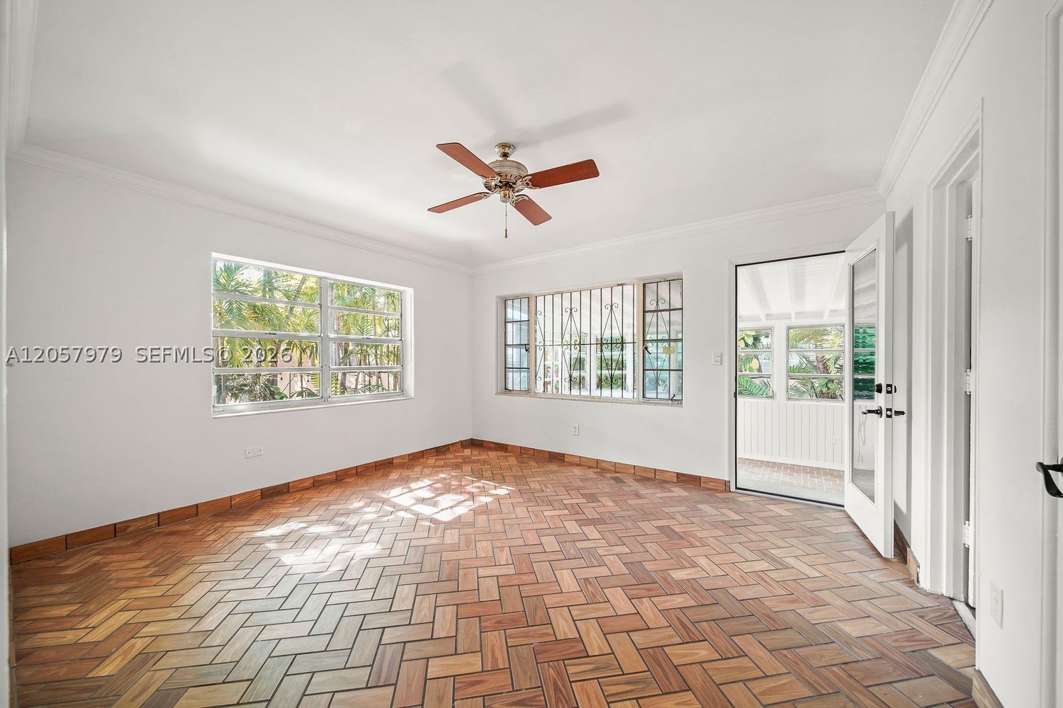 5842 Alton Rd, Miami Beach FL 33140
