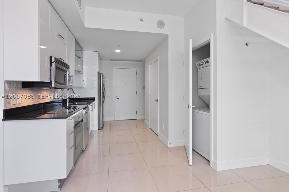 60 SW 13th St #3022, Miami FL 33130