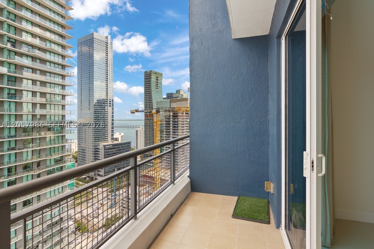 60 SW 13th St #3022, Miami FL 33130