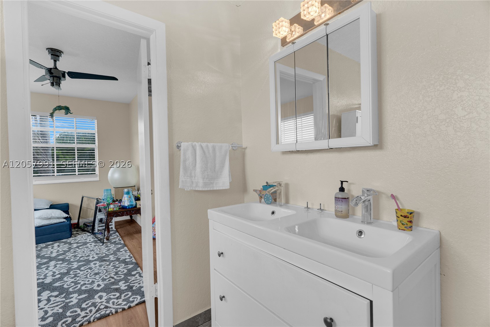 2204 SW 11th Ter, Miami FL 33135