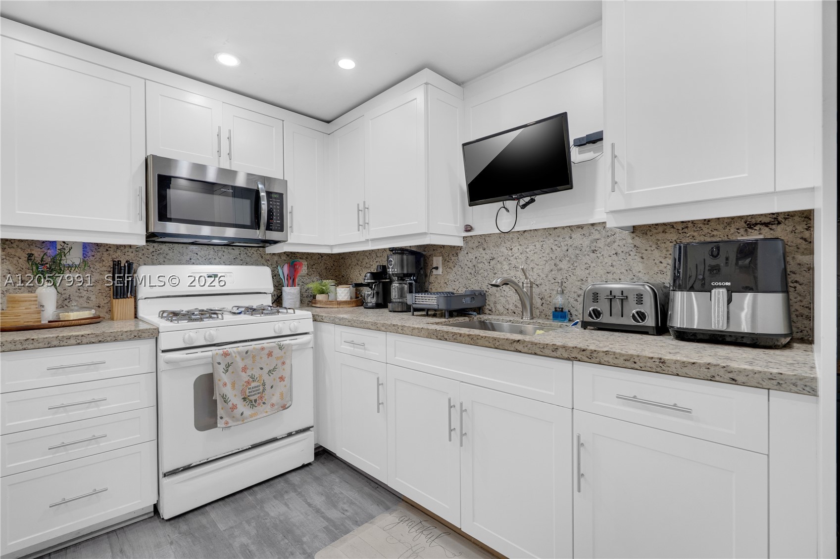 2204 SW 11th Ter, Miami FL 33135