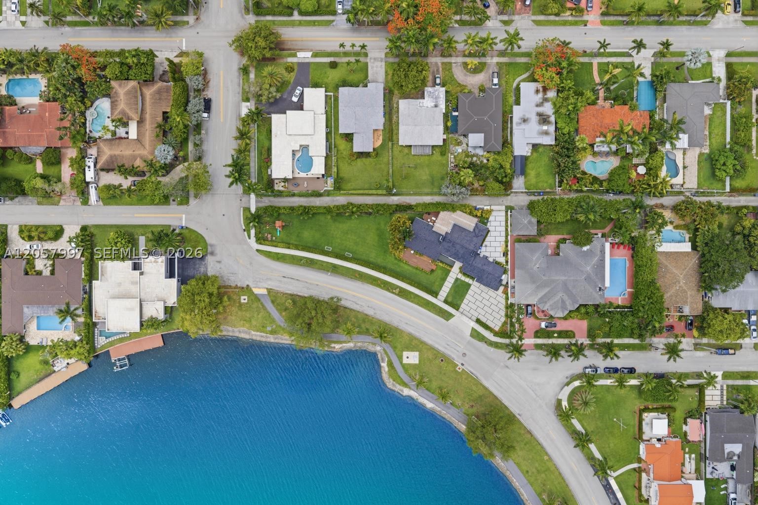 1204 S Northlake Dr, Hollywood FL 33019