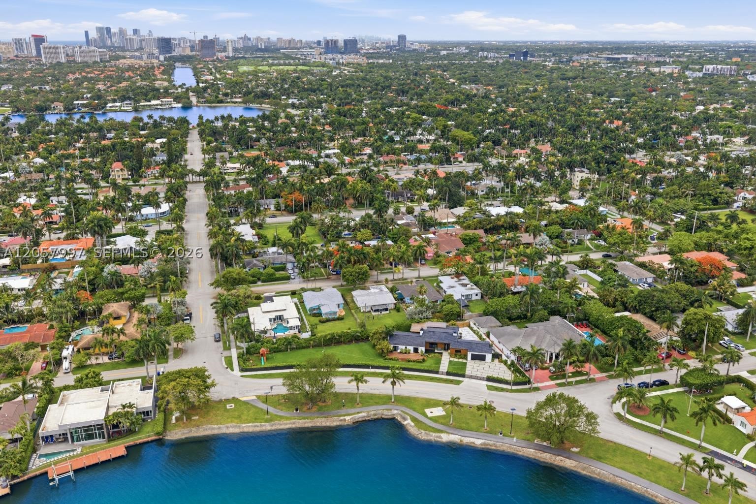 1204 S Northlake Dr, Hollywood FL 33019