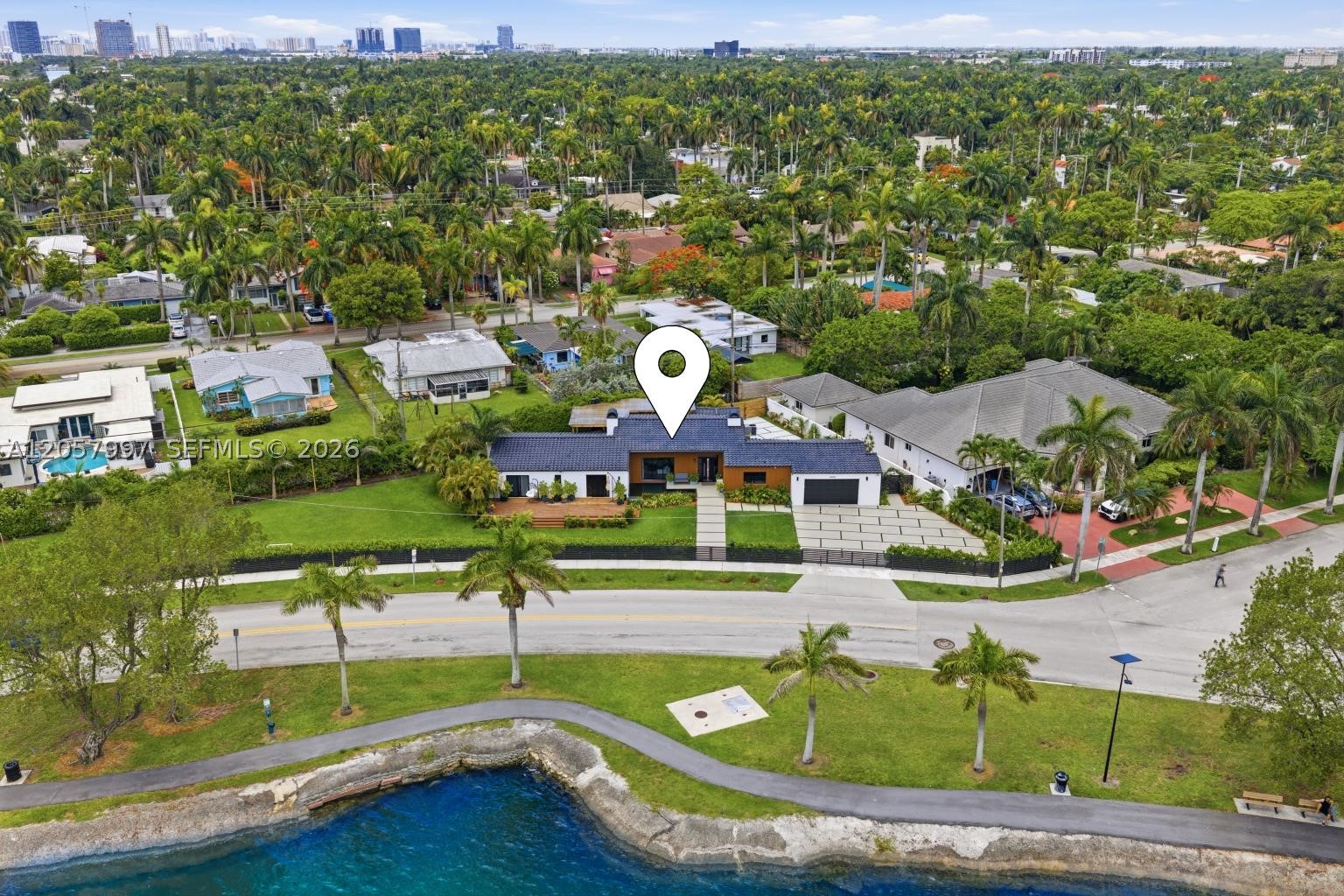 1204 S Northlake Dr, Hollywood FL 33019