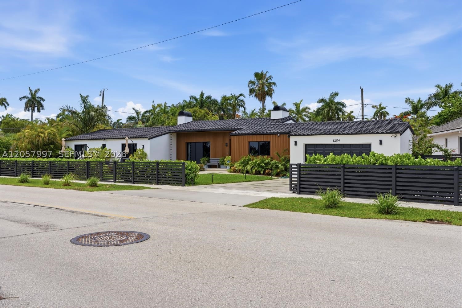 1204 S Northlake Dr, Hollywood FL 33019