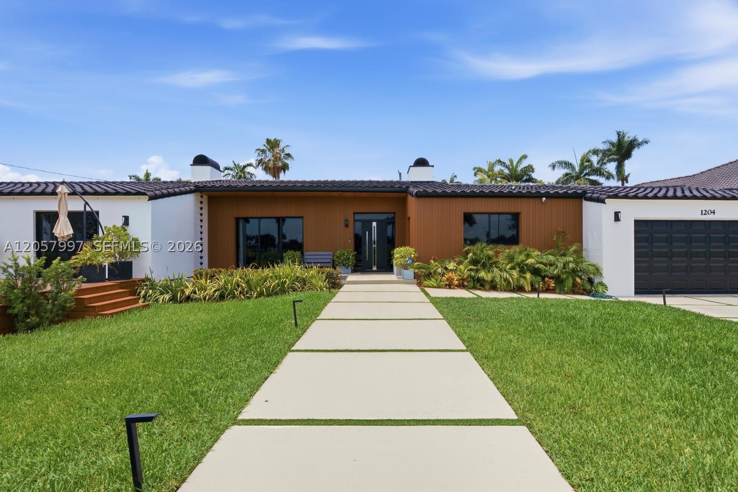 1204 S Northlake Dr, Hollywood FL 33019