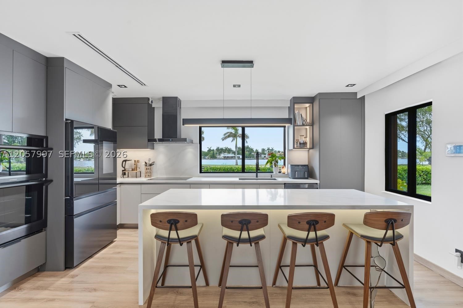 1204 S Northlake Dr, Hollywood FL 33019
